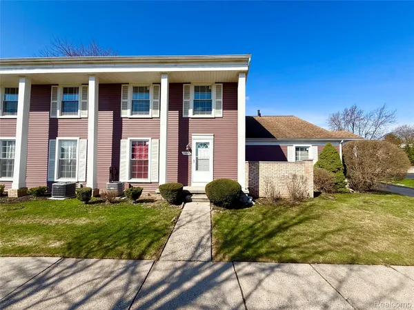 $1,800 | 23647 Stonehenge Boulevard, Novi, MI 48375