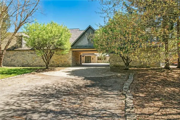 $3,900,000 | 1700 Forker Boulevard, Hermitage, PA 16148
