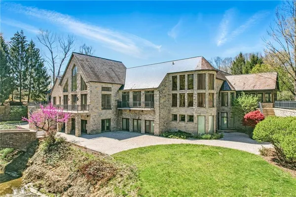 $3,900,000 | 1700 Forker Boulevard, Hermitage, PA 16148