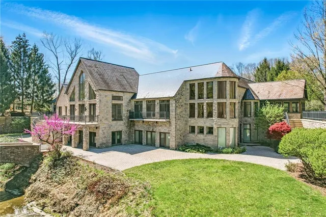 $3,900,000 | 1700 Forker Boulevard, Hermitage, PA 16148