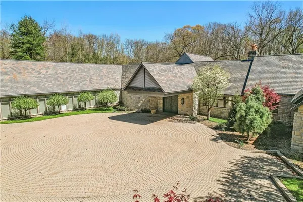 $3,900,000 | 1700 Forker Boulevard, Hermitage, PA 16148