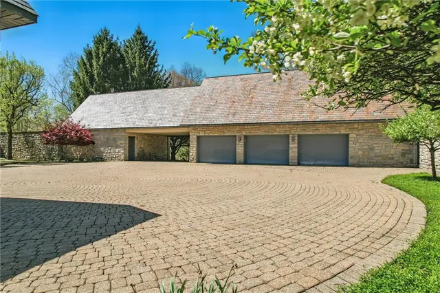 $3,900,000 | 1700 Forker Boulevard, Hermitage, PA 16148