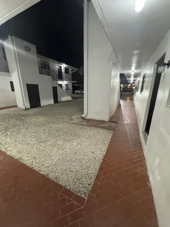 $2,100 | 120 West 10th Street, Unit 10, Hialeah, FL 33010