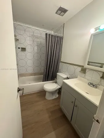 $2,100 | 120 West 10th Street, Unit 10, Hialeah, FL 33010