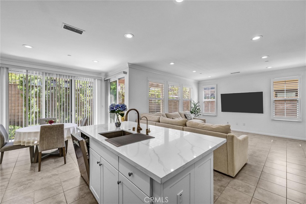 121 Rodeo Irvine, CA 92602 - Photo 16 of 34