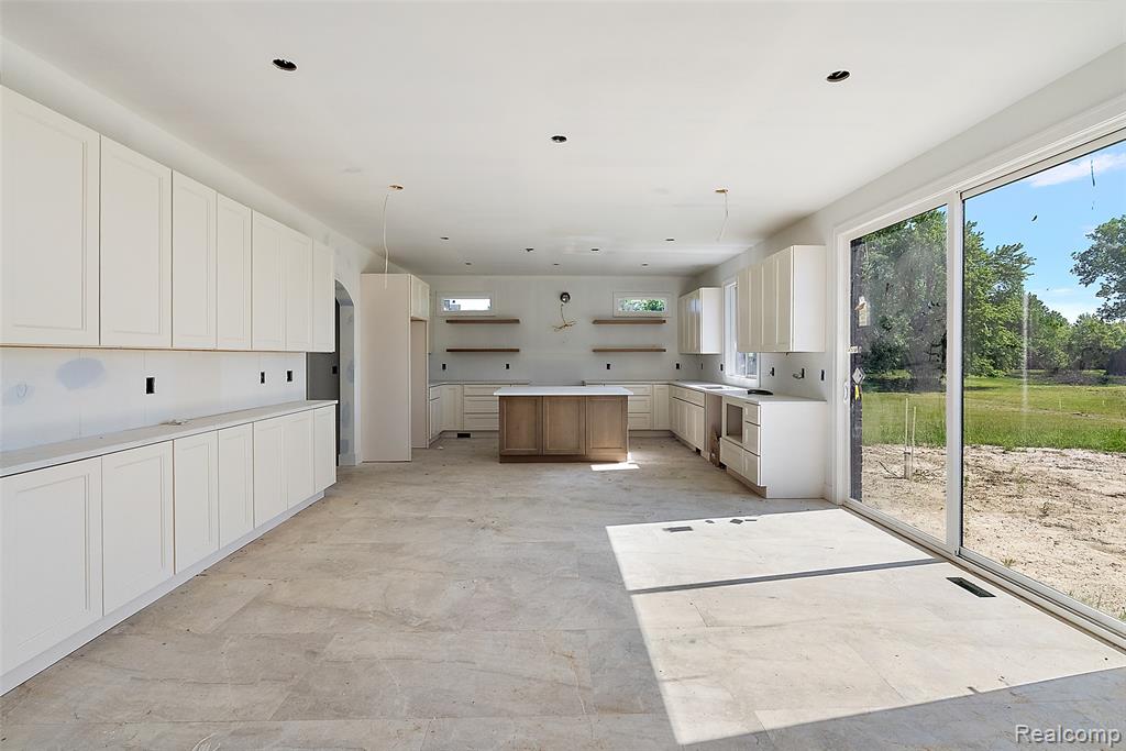 60637 Schoenherr Road Washington, MI 48094 - Photo 11 of 28 Gallery Image 11