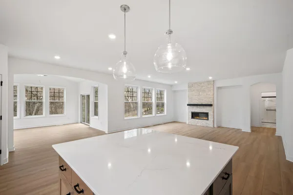 $1,068,675 | 1884 Royal Boulevard North, Lake Elmo, MN 55042