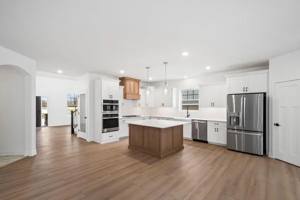 $1,068,675 | 1884 Royal Boulevard North, Lake Elmo, MN 55042
