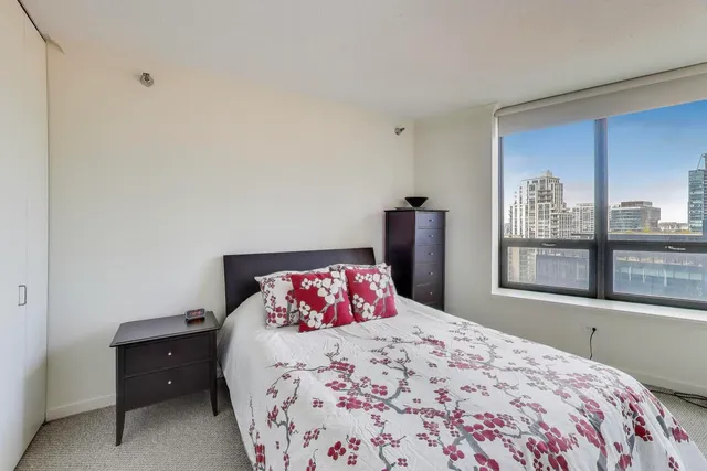 $295,000 | 400 North LaSalle Drive, Unit 1912, Chicago, IL 60654