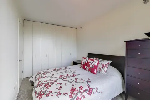 $295,000 | 400 North LaSalle Drive, Unit 1912, Chicago, IL 60654