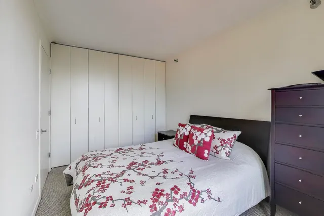 $295,000 | 400 North LaSalle Drive, Unit 1912, Chicago, IL 60654