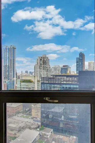 $295,000 | 400 North LaSalle Drive, Unit 1912, Chicago, IL 60654