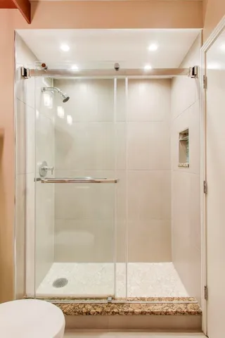 $295,000 | 400 North LaSalle Drive, Unit 1912, Chicago, IL 60654