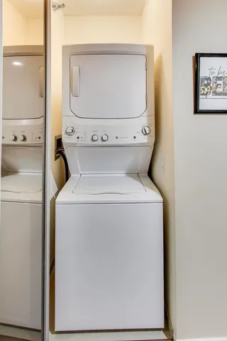 $295,000 | 400 North LaSalle Drive, Unit 1912, Chicago, IL 60654