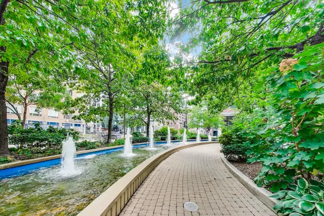 $295,000 | 400 North LaSalle Drive, Unit 1912, Chicago, IL 60654