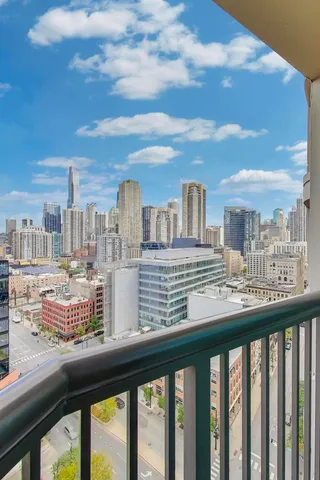 $295,000 | 400 North LaSalle Drive, Unit 1912, Chicago, IL 60654