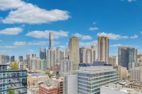 $295,000 | 400 North LaSalle Drive, Unit 1912, Chicago, IL 60654