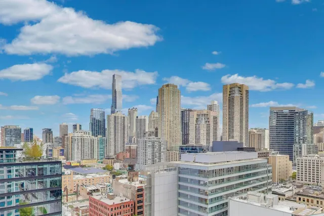 $295,000 | 400 North LaSalle Drive, Unit 1912, Chicago, IL 60654
