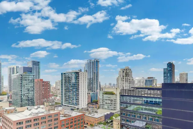 $295,000 | 400 North LaSalle Drive, Unit 1912, Chicago, IL 60654