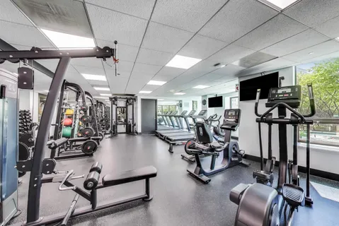 $295,000 | 400 North LaSalle Drive, Unit 1912, Chicago, IL 60654