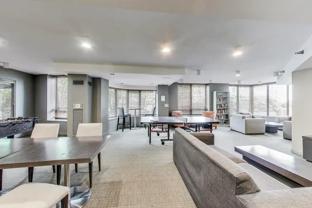 $295,000 | 400 North LaSalle Drive, Unit 1912, Chicago, IL 60654