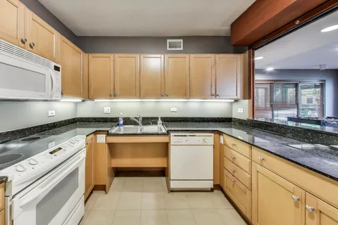 $295,000 | 400 North LaSalle Drive, Unit 1912, Chicago, IL 60654