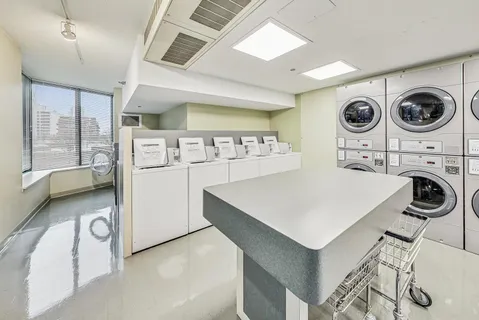 $295,000 | 400 North LaSalle Drive, Unit 1912, Chicago, IL 60654