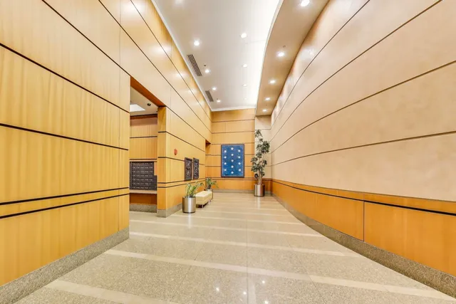 $295,000 | 400 North LaSalle Drive, Unit 1912, Chicago, IL 60654