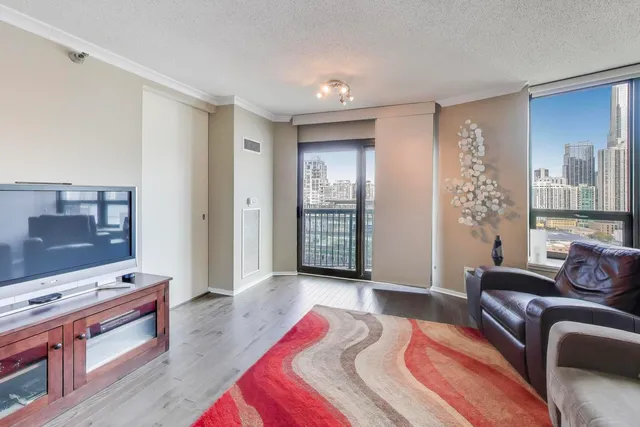 $295,000 | 400 North LaSalle Drive, Unit 1912, Chicago, IL 60654