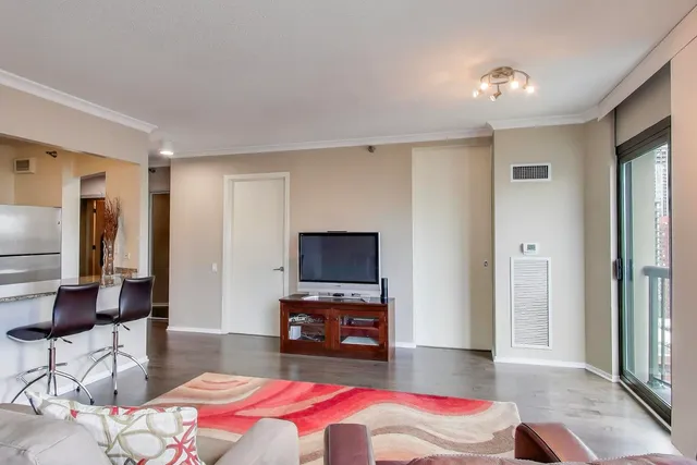 $295,000 | 400 North LaSalle Drive, Unit 1912, Chicago, IL 60654