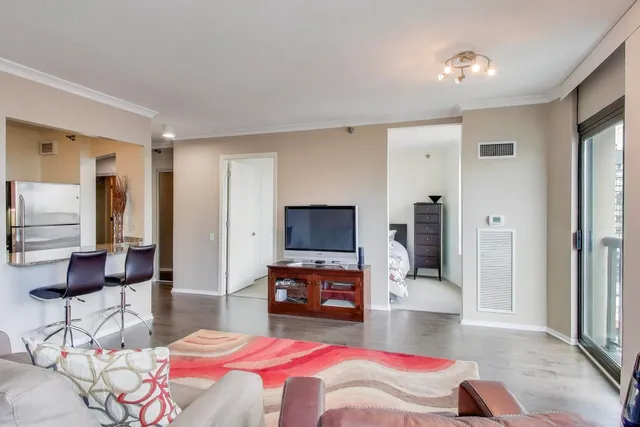 $295,000 | 400 North LaSalle Drive, Unit 1912, Chicago, IL 60654