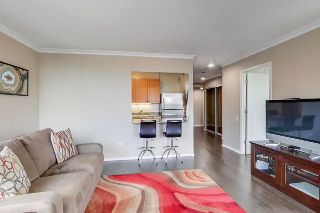 $295,000 | 400 North LaSalle Drive, Unit 1912, Chicago, IL 60654