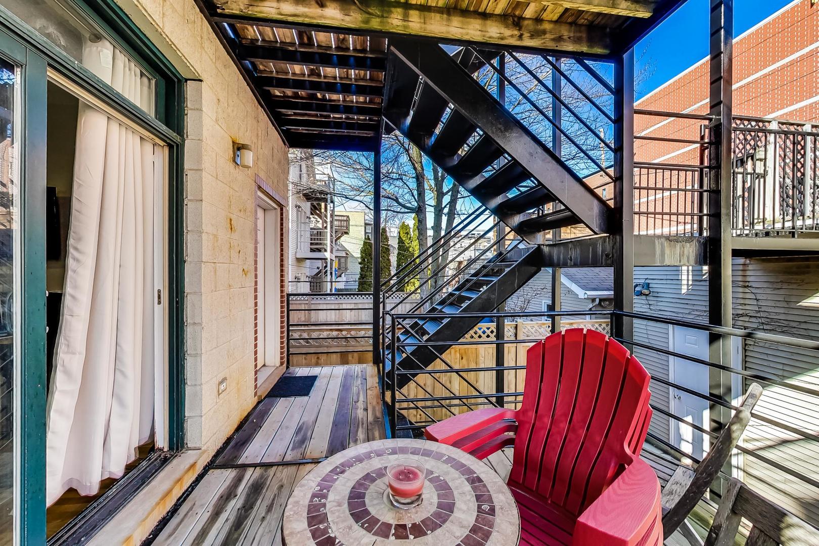 1330 West Fletcher Street, Unit 1 Chicago, IL 60657 - Photo 35 of 42 a view of an outdoor space