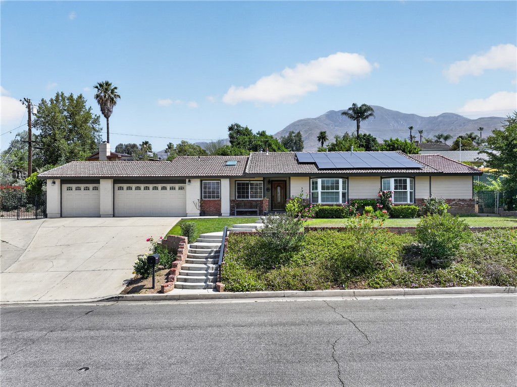 6691 Orangewood Road Highland, CA 92346 - Photo 4 of 71