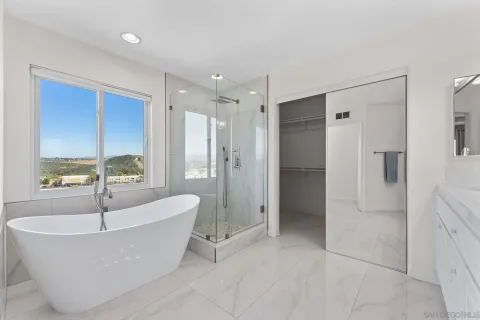 $1,549,900 | 3722 Sandpoint Court, Carlsbad, CA 92010