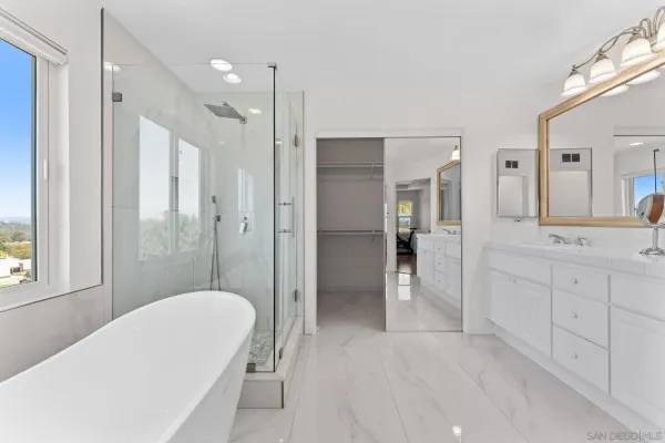 $1,549,900 | 3722 Sandpoint Court, Carlsbad, CA 92010