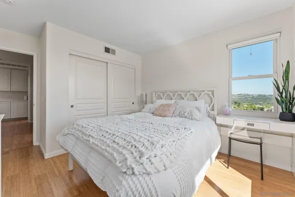 $1,549,900 | 3722 Sandpoint Court, Carlsbad, CA 92010