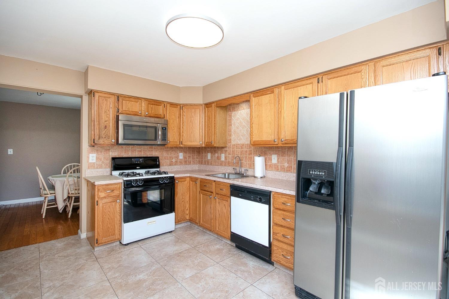 47 Alpine Road Holmdel, NJ 07733 - Photo 9 of 26