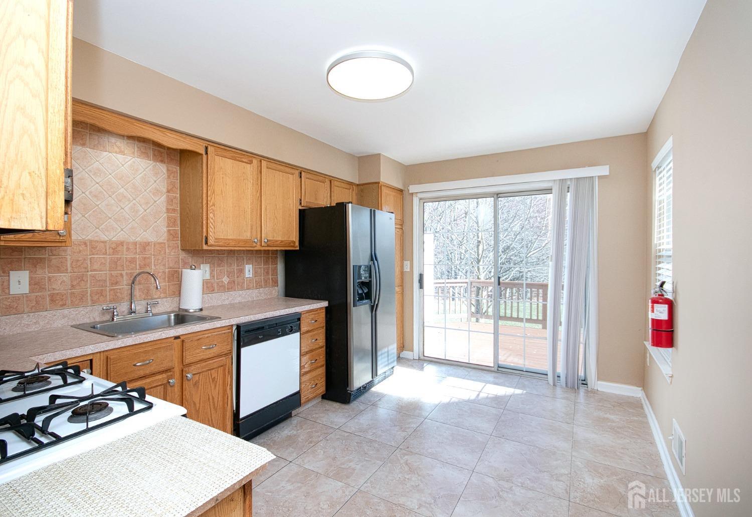 47 Alpine Road Holmdel, NJ 07733 - Photo 10 of 26