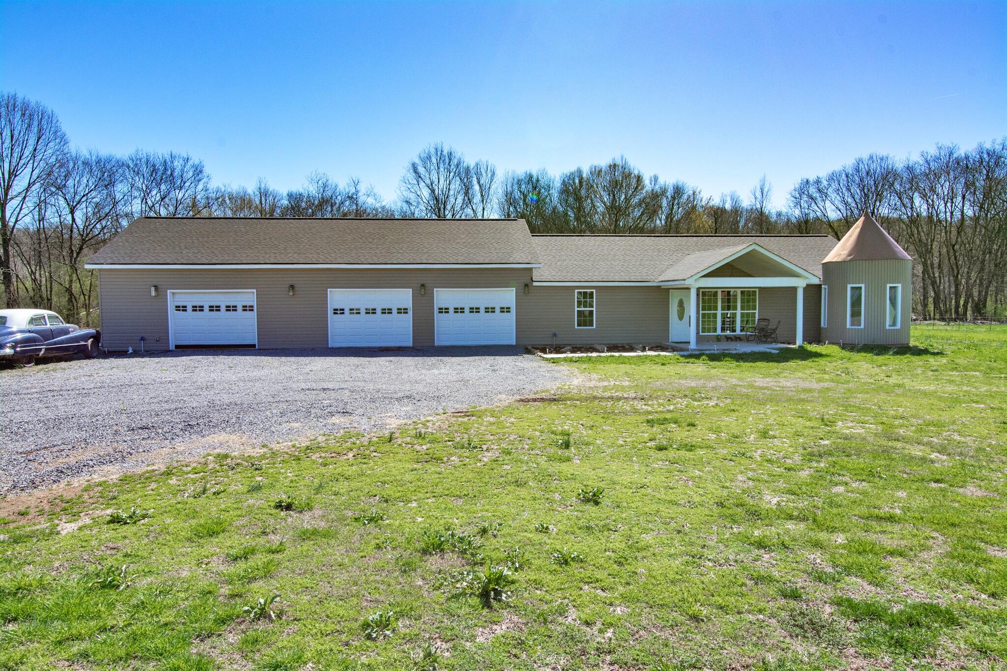 2090 West Valley Road Whitwell, TN 37397 - Photo 1 of 34 Front View