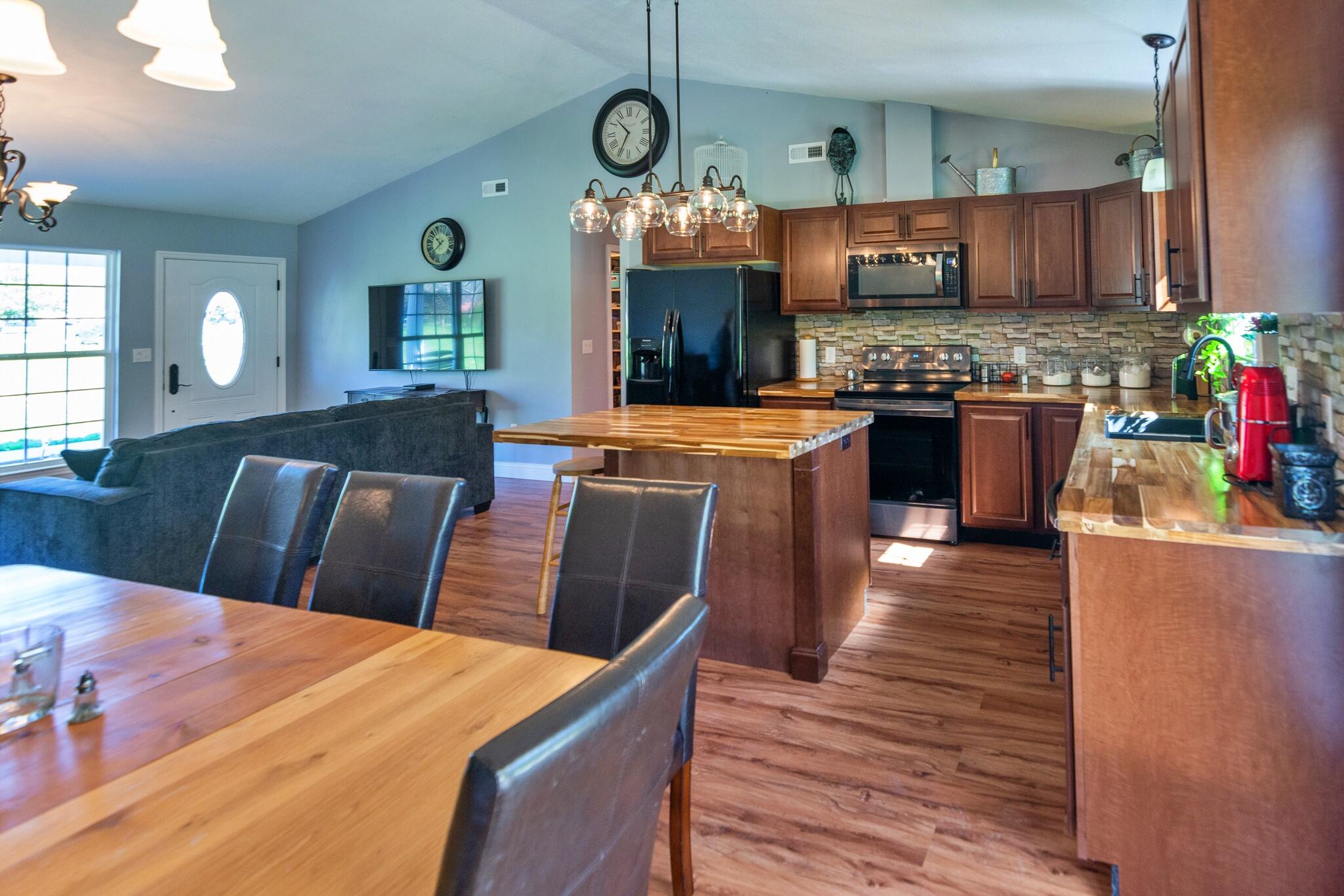 2090 West Valley Road Whitwell, TN 37397 - Photo 34 of 34 Open Floor Plan