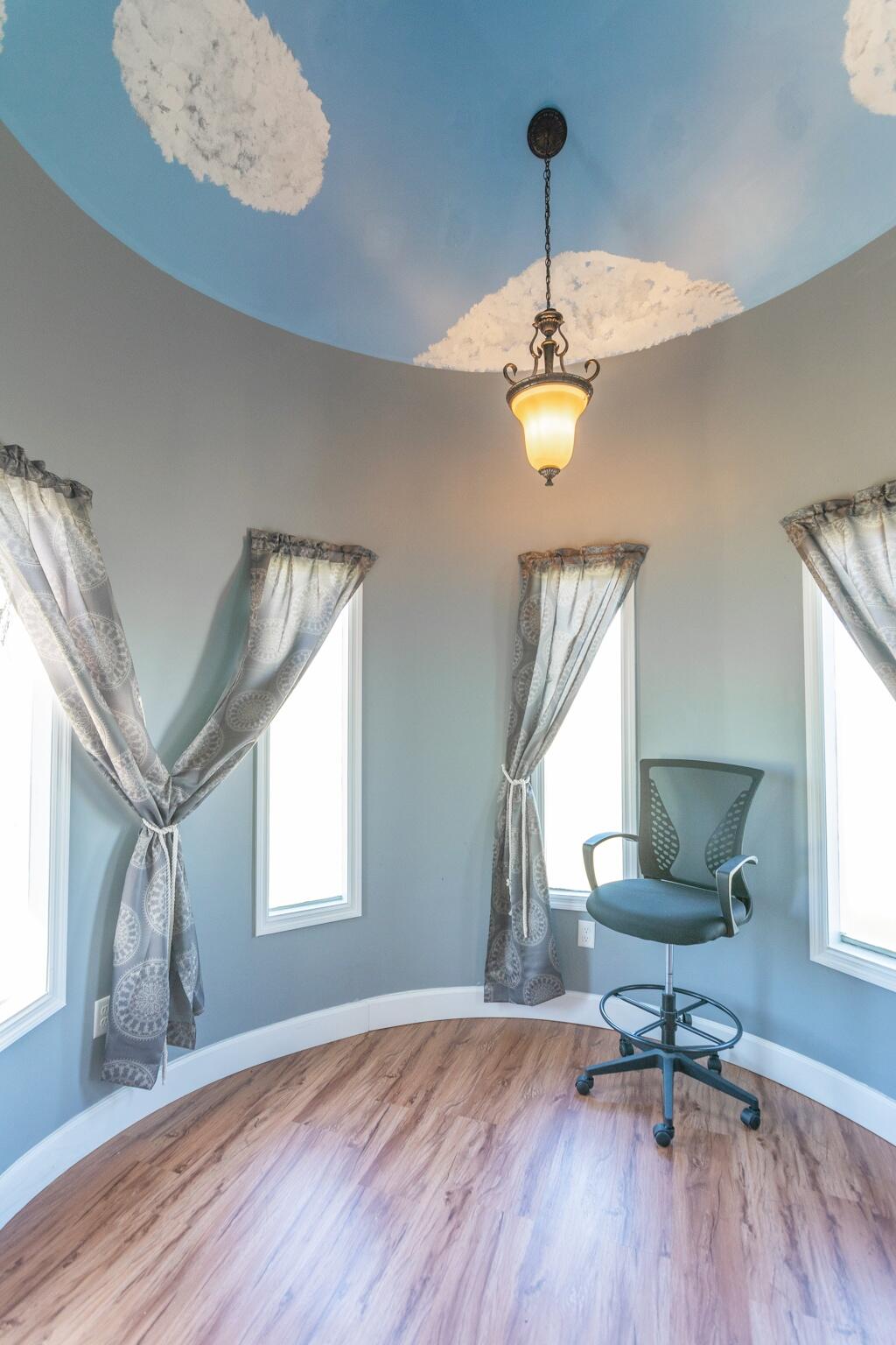 2090 West Valley Road Whitwell, TN 37397 - Photo 16 of 34 Master Bedroom Sitting Room
