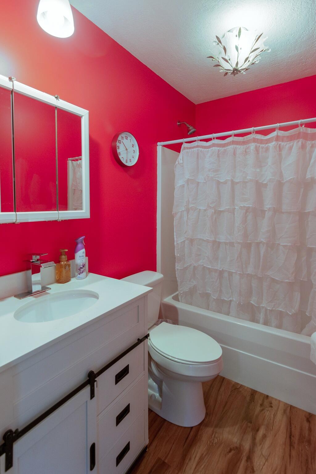 2090 West Valley Road Whitwell, TN 37397 - Photo 23 of 34 Full Bath