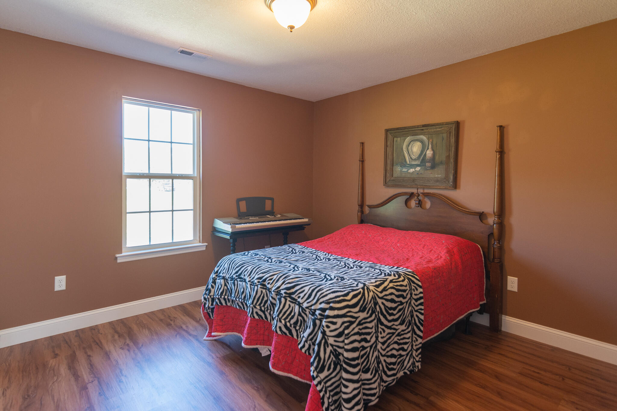2090 West Valley Road Whitwell, TN 37397 - Photo 24 of 34 2nd Bedroom