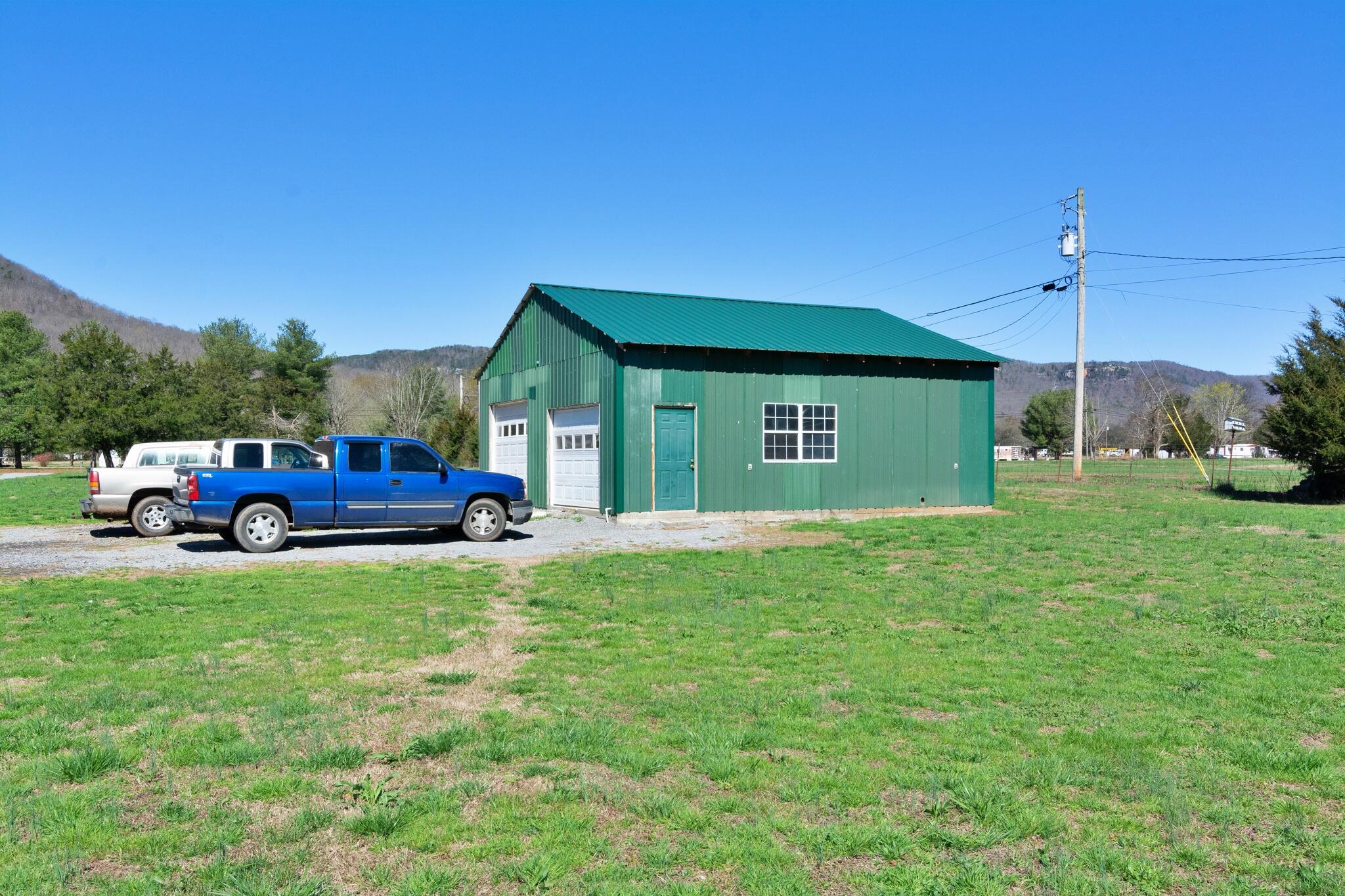 2090 West Valley Road Whitwell, TN 37397 - Photo 32 of 34 Detached Garage