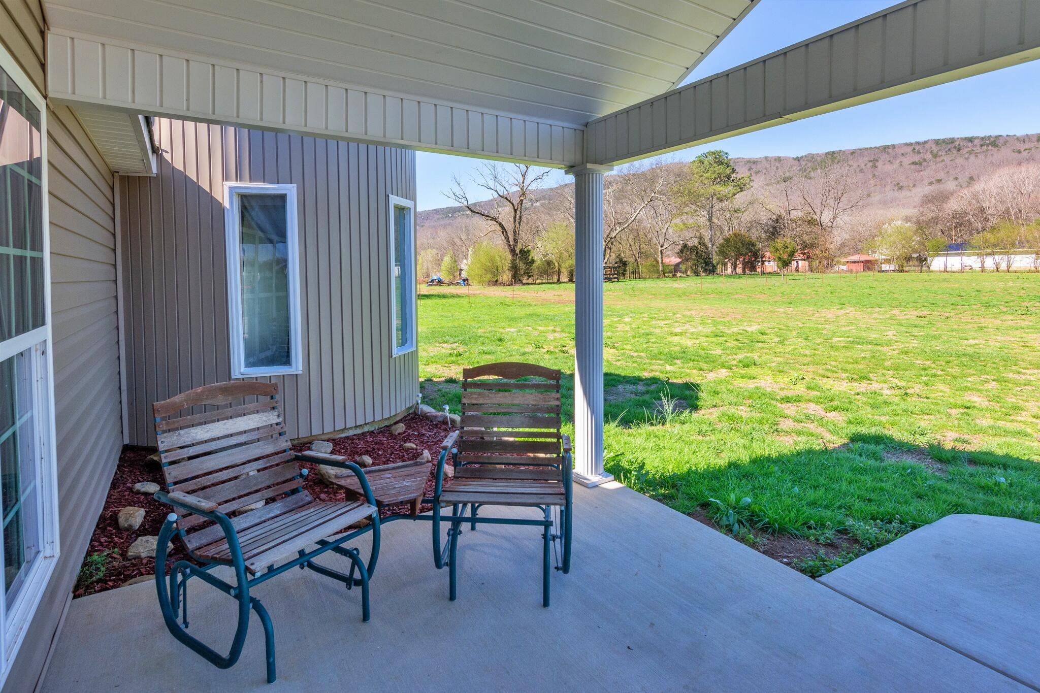 2090 West Valley Road Whitwell, TN 37397 - Photo 4 of 34 Front Porch View