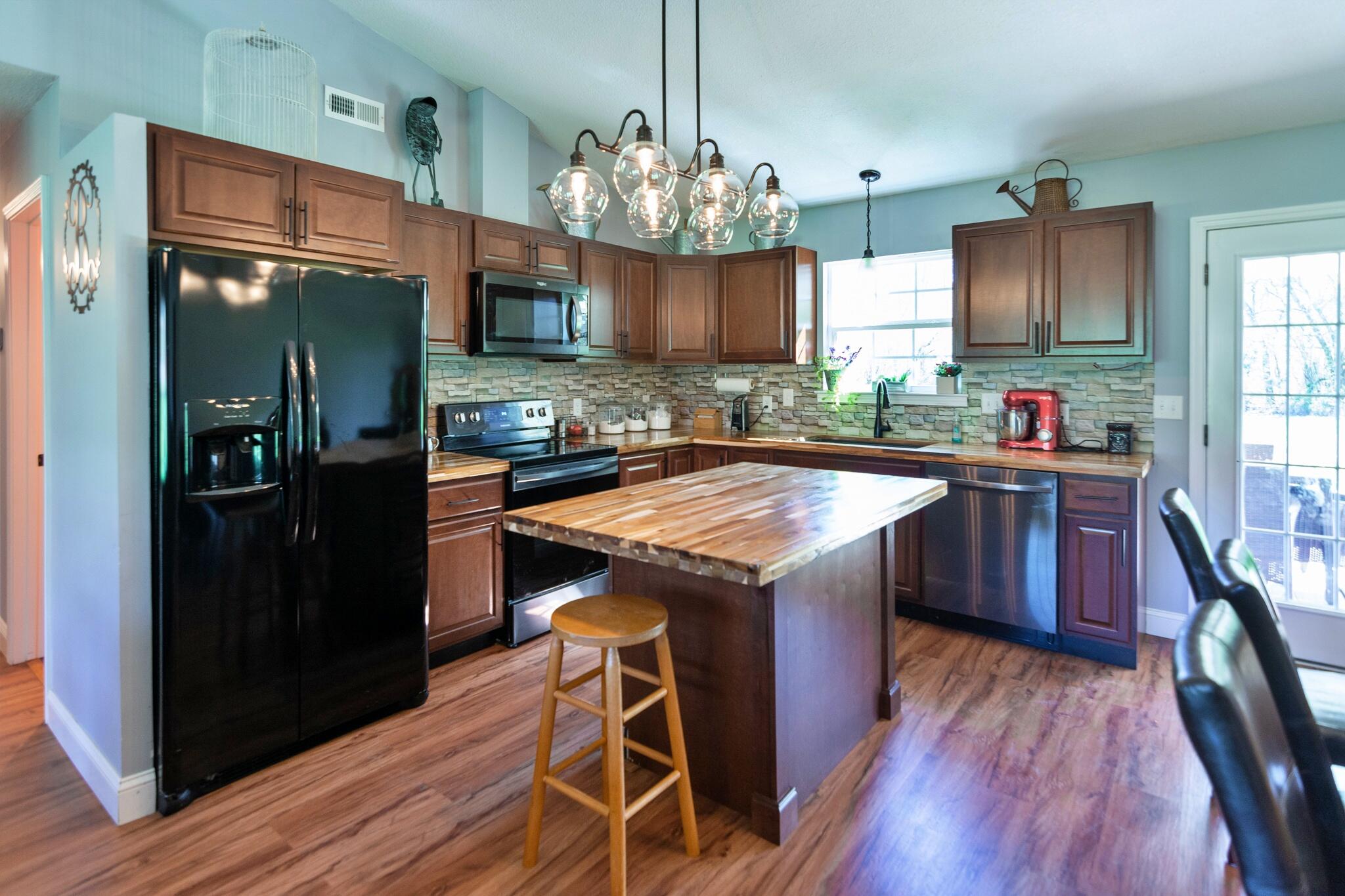 2090 West Valley Road Whitwell, TN 37397 - Photo 7 of 34 Kitchen 2