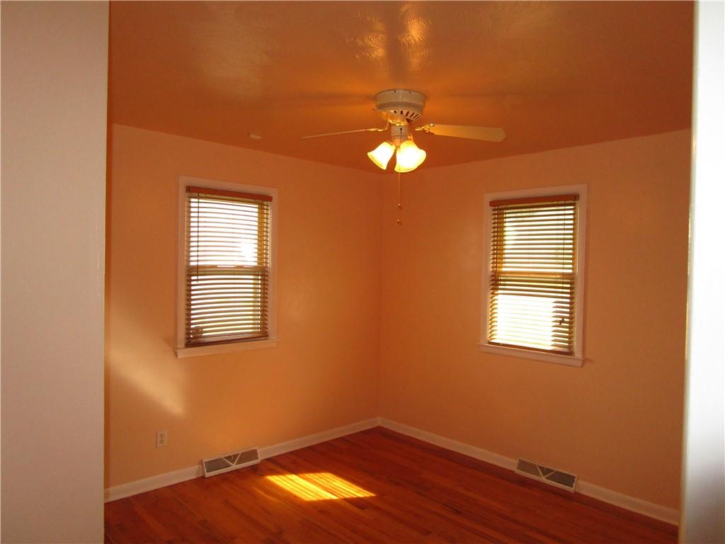 408 Indiana Avenue Farrell, PA 16121 - Photo 16 of 33 Bedroom 2