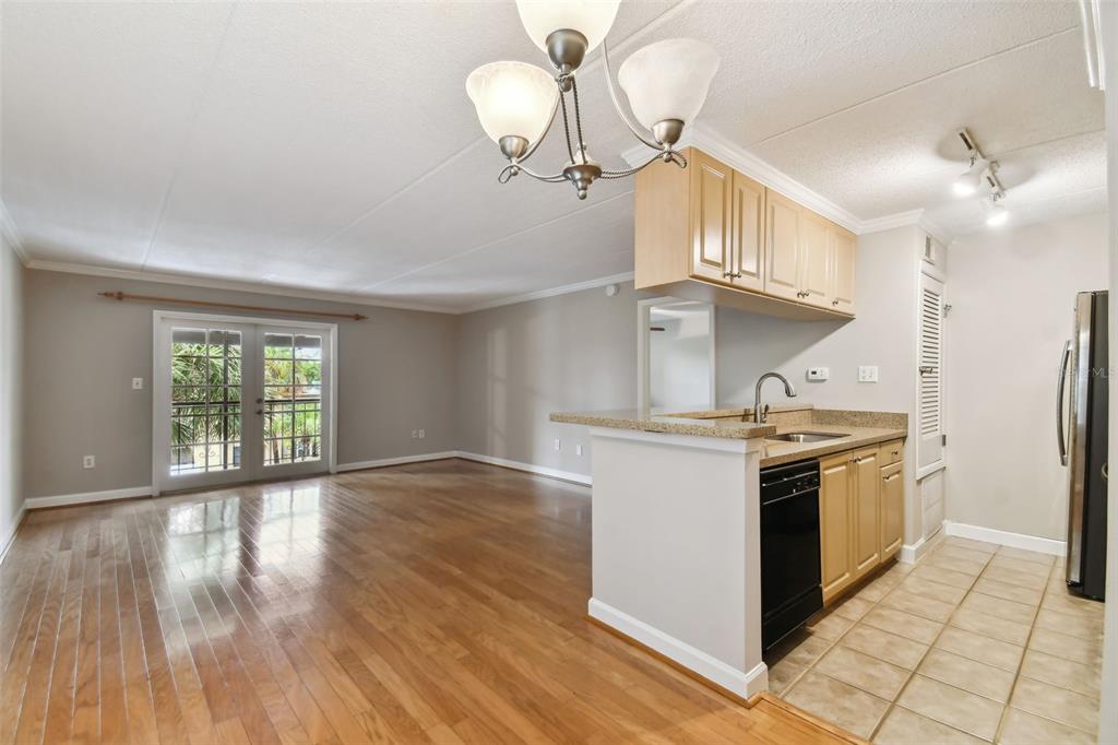 5306 Santa Rosa Court, Unit 342 Tampa, FL 33609 - Photo 8 of 37