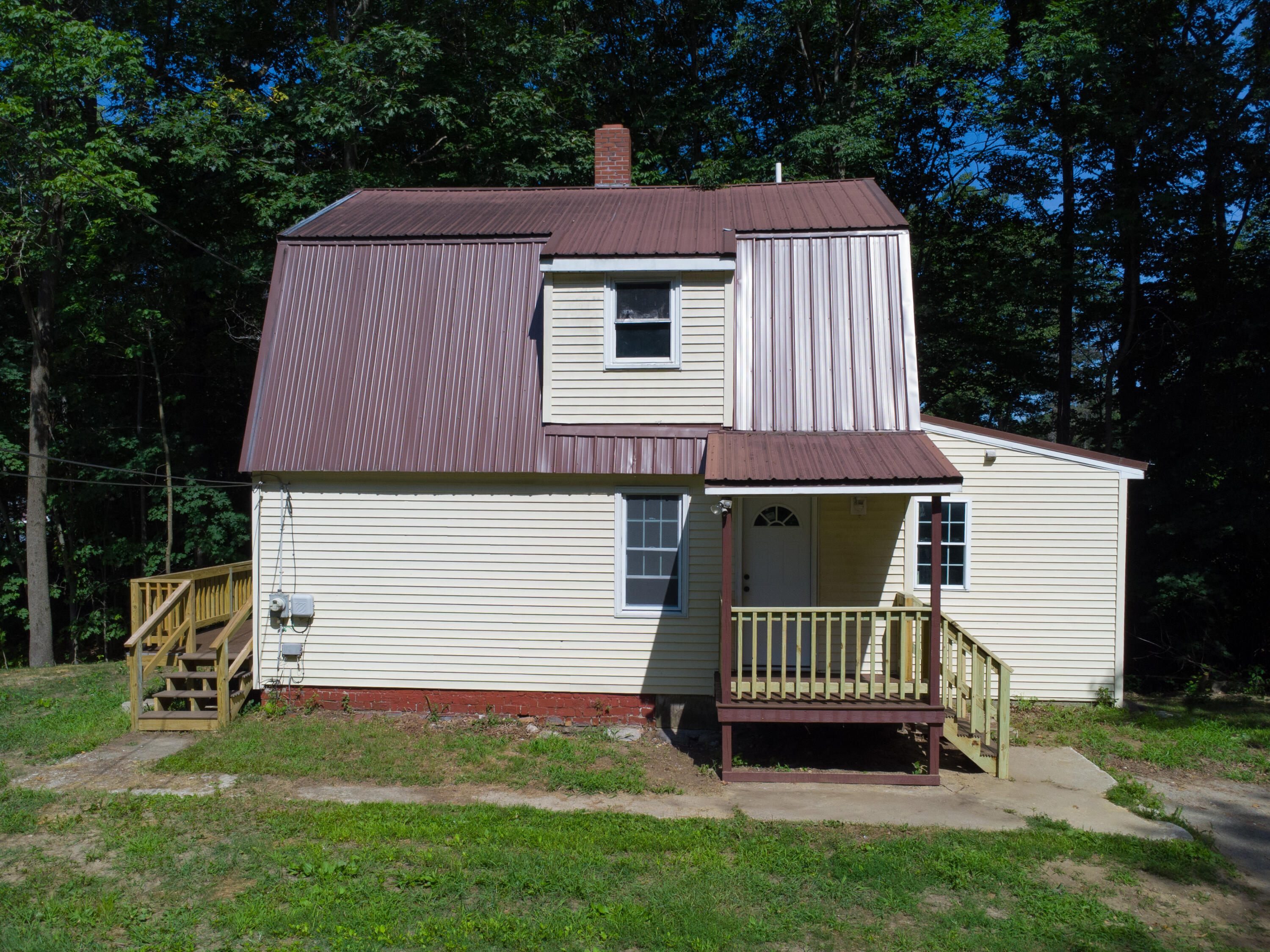 42 4th Street Mexico, ME 04257 - Photo 3 of 43 exterior